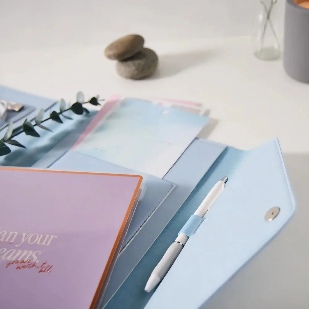 NWT Happy Planner Cornflower Blue Vegan Leather Deluxe Classic Planner Folio
